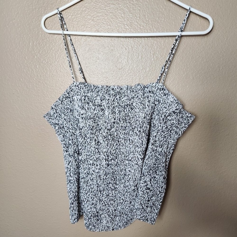 Banana Republic White/Black Abstract Pleated Smocked Camisole-Size M (NWT)